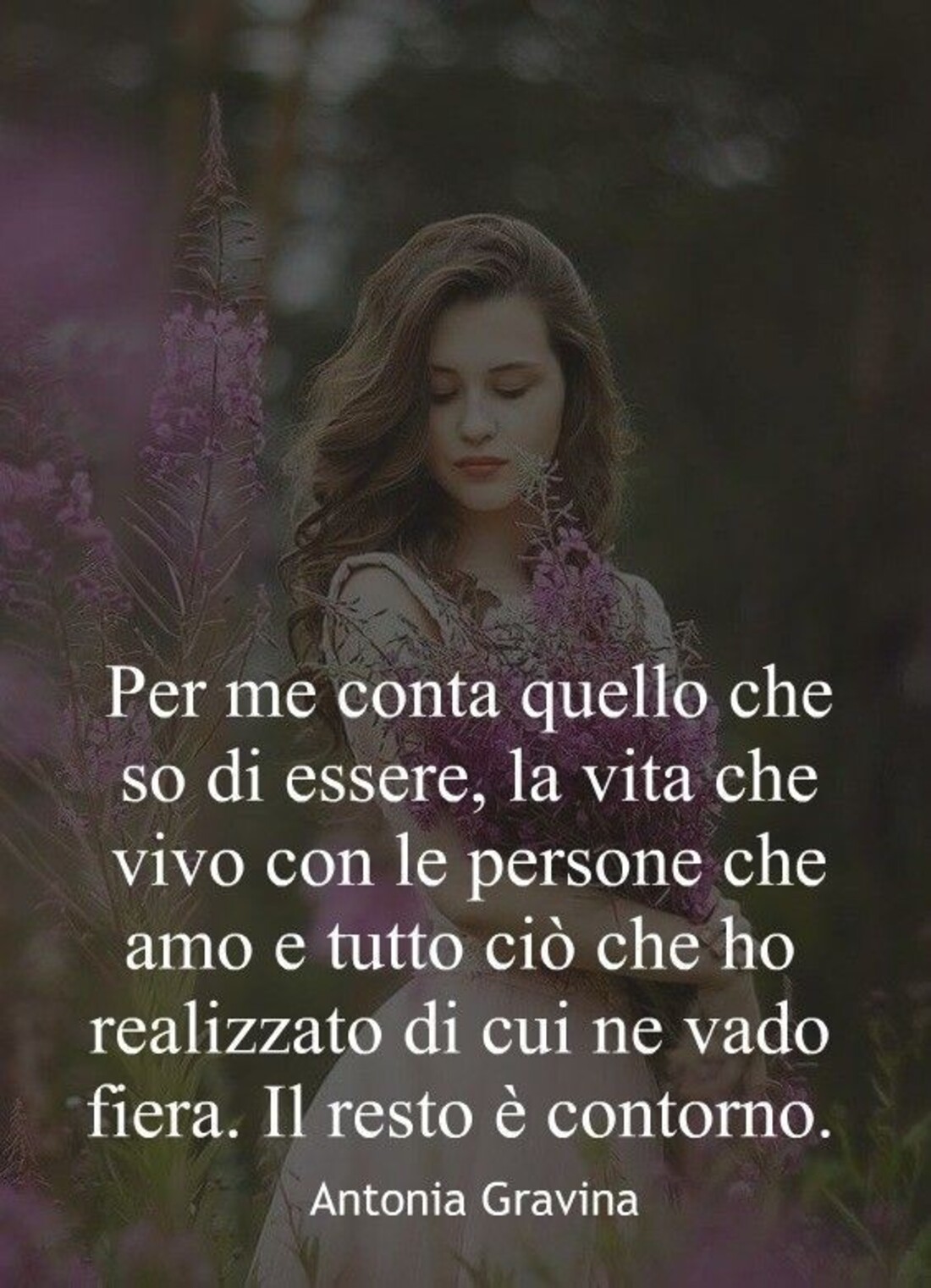 Per me conta quello che so di essere, la vita che vivo con le persone che amo e tutto ciò che ho realizzato di cui ne vado fiera. Il resto è contorno